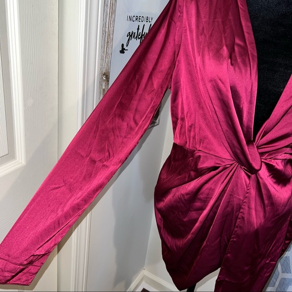 Satin mini burgundy dress - Picture 8 of 11